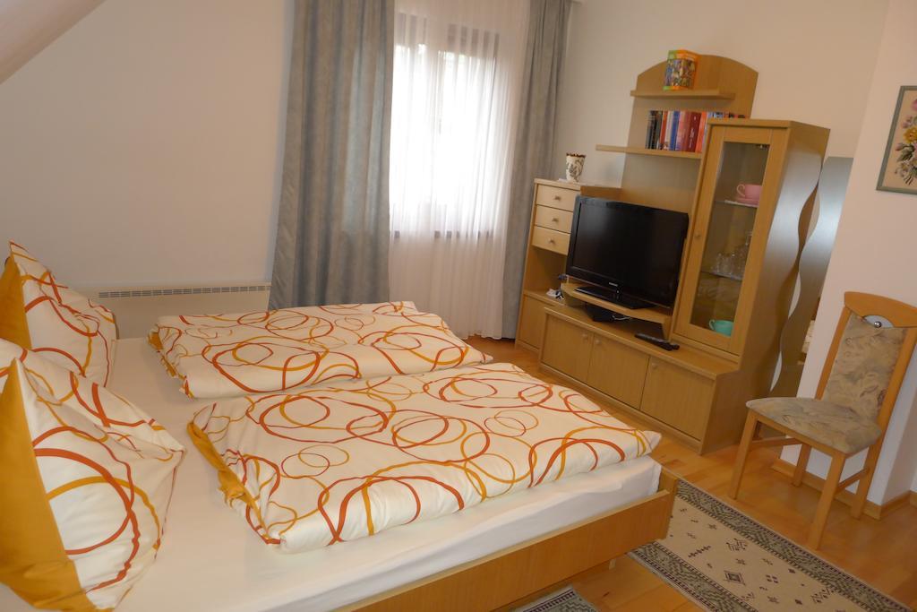 Ferienwohnung Kusternik Velden am Worthersee Ruang foto